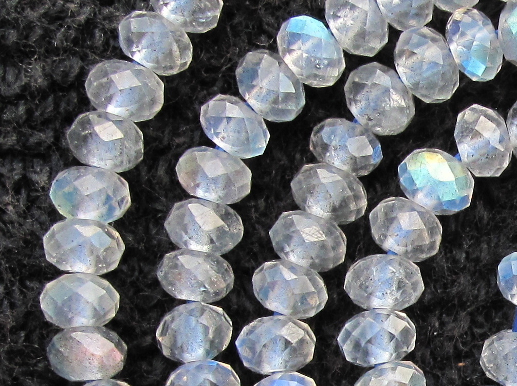 自然光撮影★天然石&ラブラドライト▲ボタンカット！2.5ｘ3.8mm!1本！