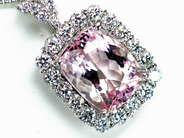 【宝石屋本舗】3.17ct天然モルガナイト　ダイヤモンド0.80ct　PT950　ペンダントネックレス （宝石鑑別書付）
