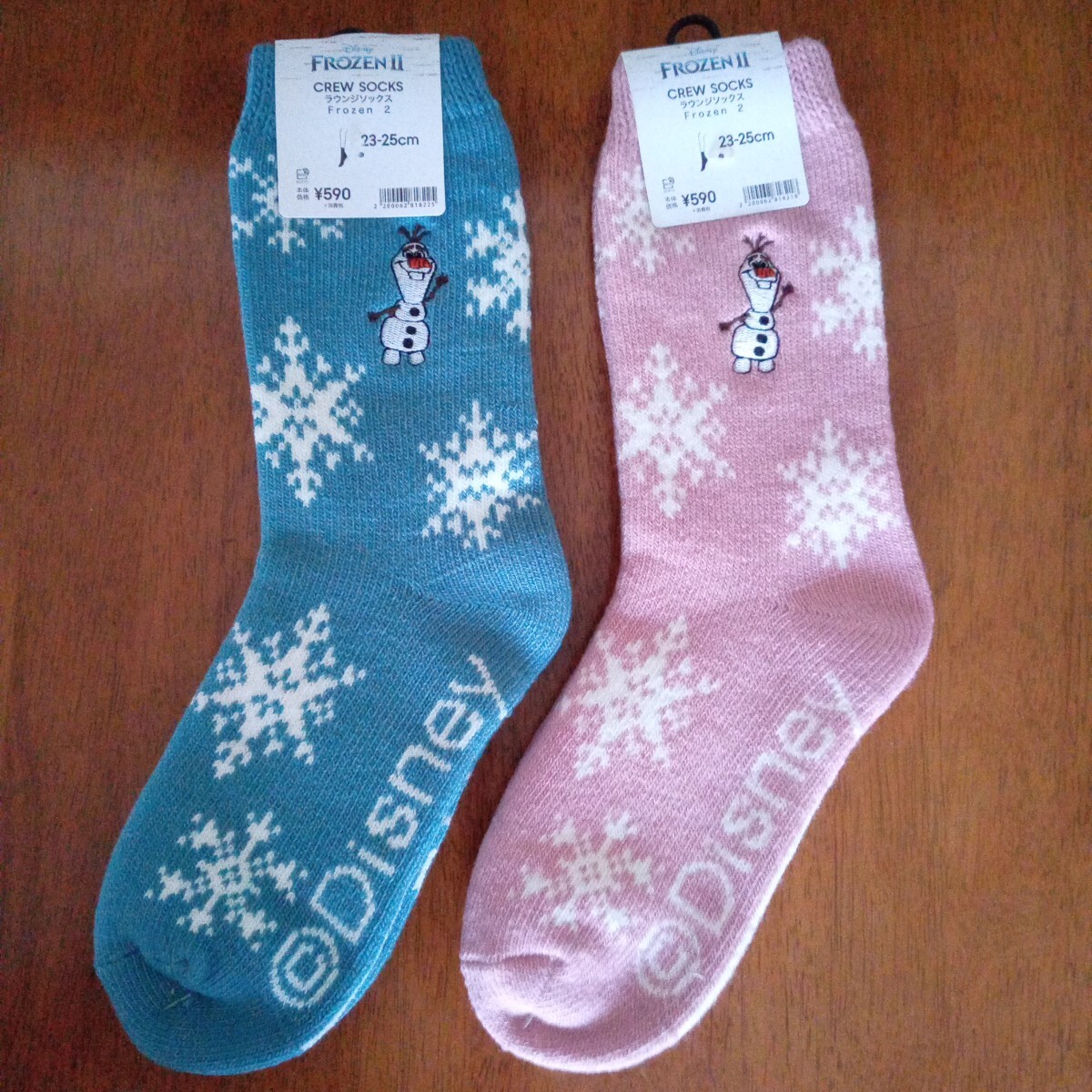送料込み価格！未使用タグ付きGu×DisneyFROZEN2ラウンジソックス2足セット23-25cm CREW SOCKS ブルー&ピンク　厚手 靴下　オラフ