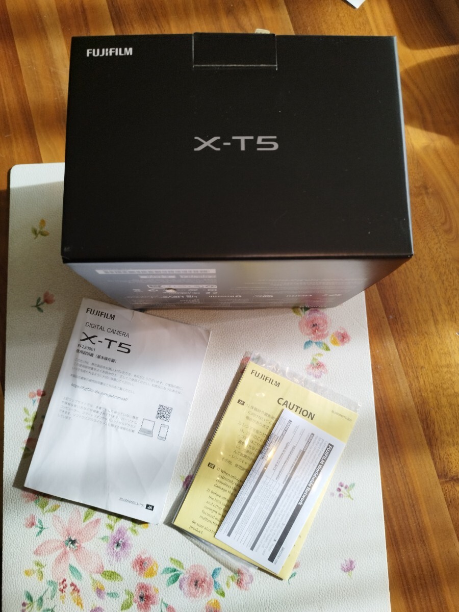 富士フィルム　fujifilm x-t5　元箱　マニュアルのみ、カメラありません