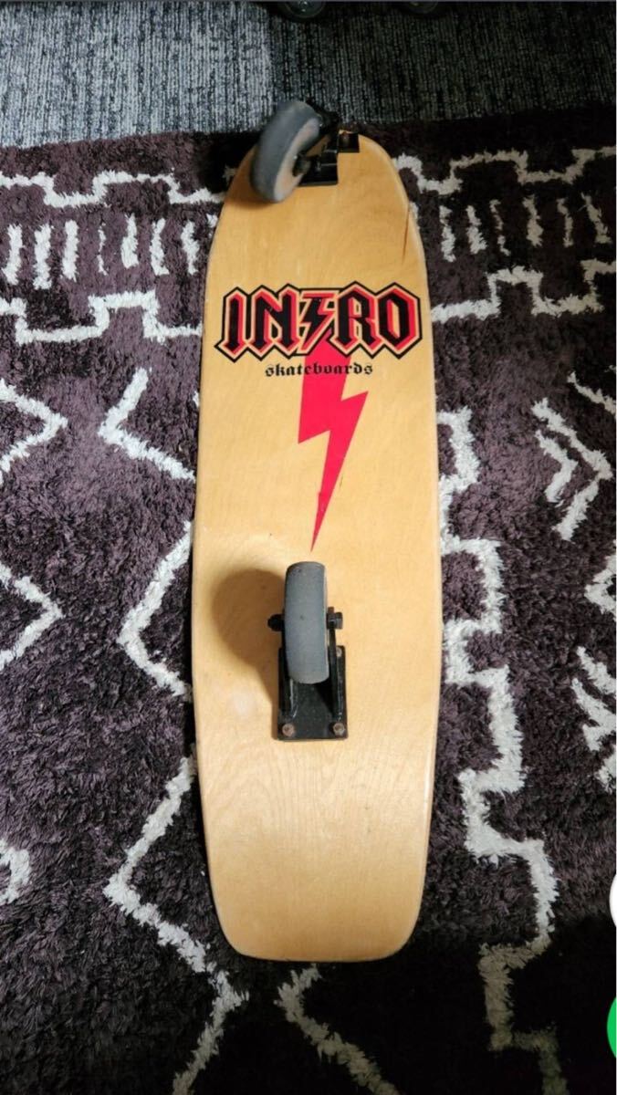 送料込み　 スケボー スケートボード サーフスケート　サーフィン　INTRO CARVER YOW 二輪