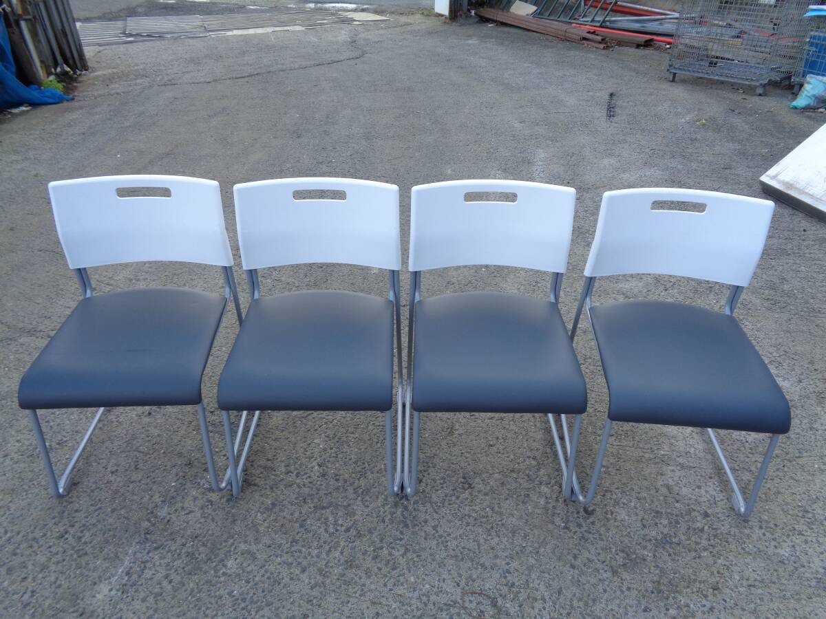 C2052　オフィスコム アグレアチェア ミーティングチェア パイプ椅子 ホワイト/グレー スタッキングチェア / ③ / ⑩サイズ