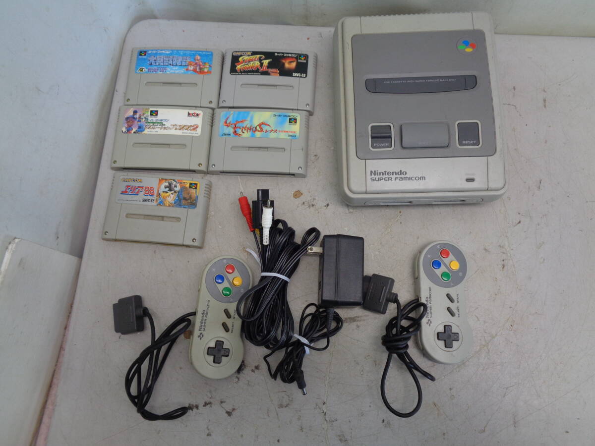 C2029 任天堂　nintendo スーパーファミコン SHVC-001 / ソフト5枚 / キャリーケース付き / C-2 / ④サイズ
