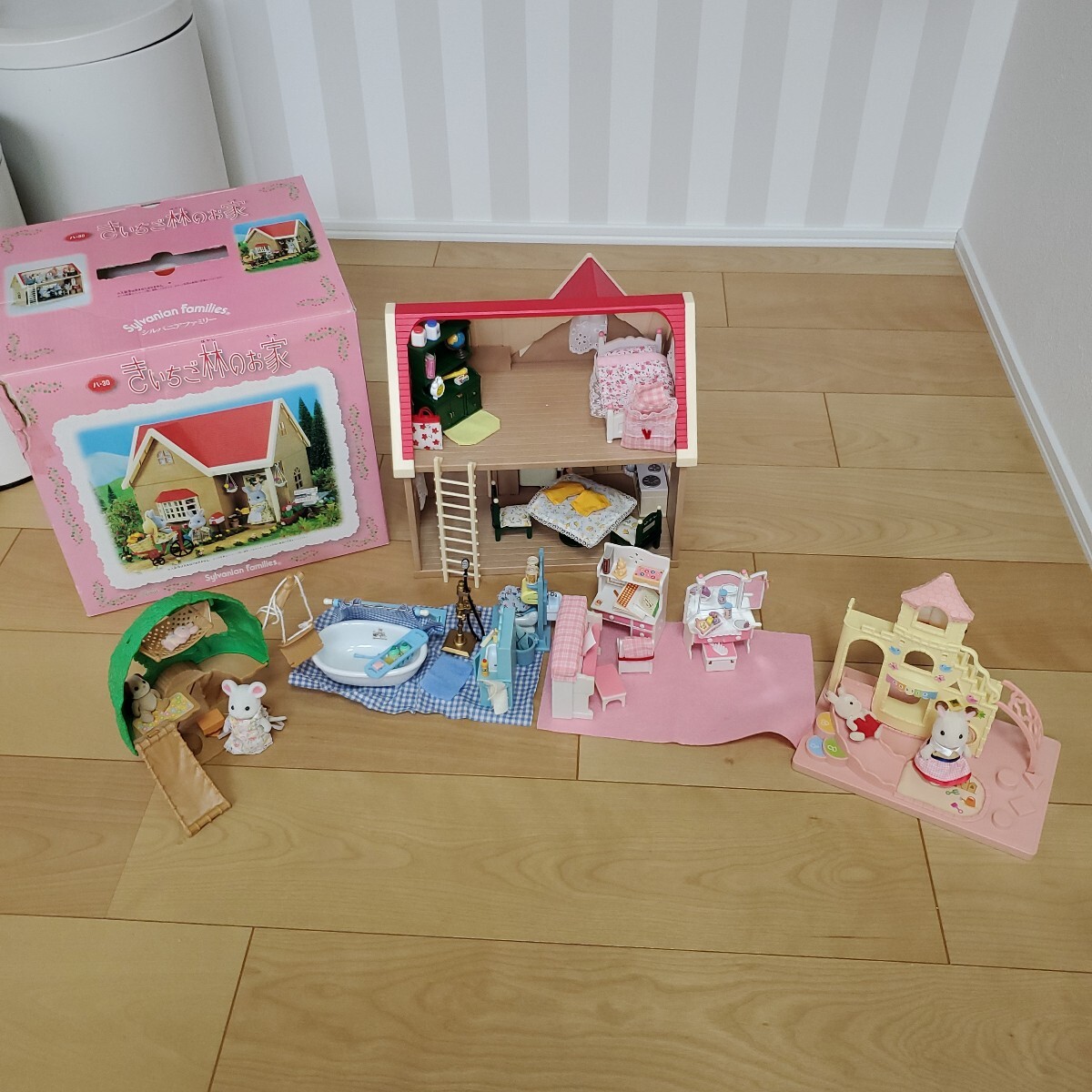 ★美品★　 シルバニアファミリー きいちご林のお家&ときめきマイルーム&さわやかバスルーム&他のセット