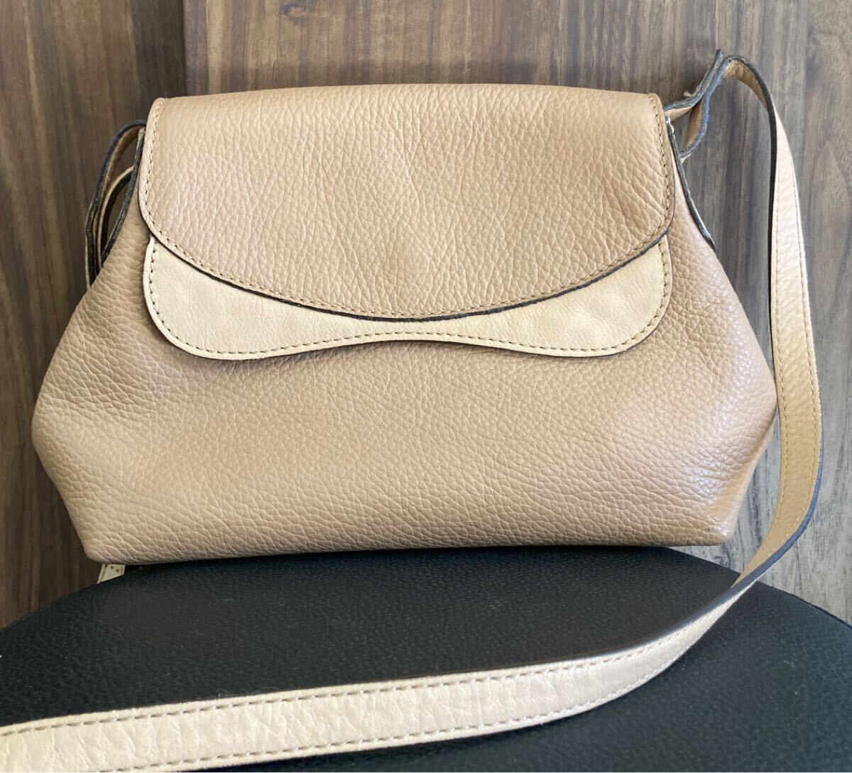 レリアン 未使用品【Leilian レザー ショルダーバッグ】レザー 本皮 皮 肩掛け クロスボディ ブラウン系 MADE IN ITARY イタリア製