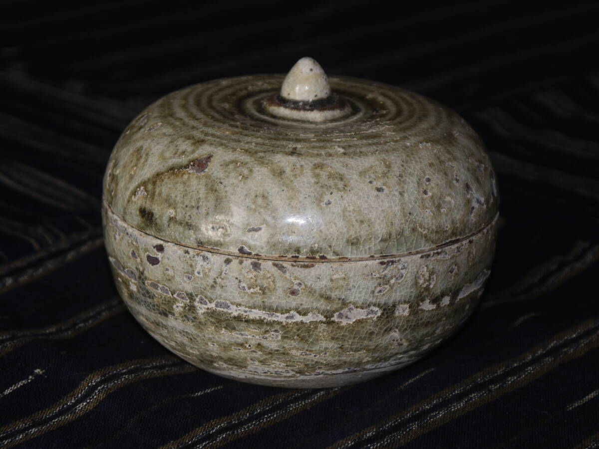 宋胡録鉄絵合子　サワンカローク窯　タイ　14～15世紀