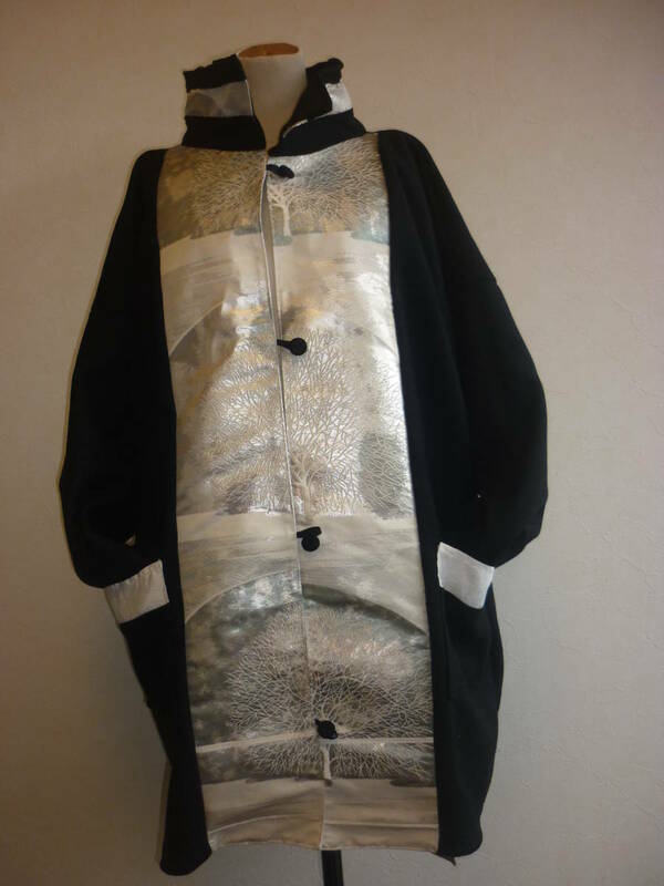 即決～４Ｌ大きいサイズ*黒フォーマル用コート地&白袋帯*全裏地付きコート(84㎝丈)着物リメイク.ロングコートa