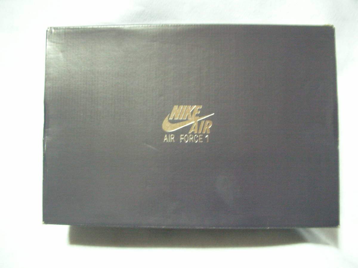 NIKE AIR FORCE 1 スニーカー メンズ　【28cm】