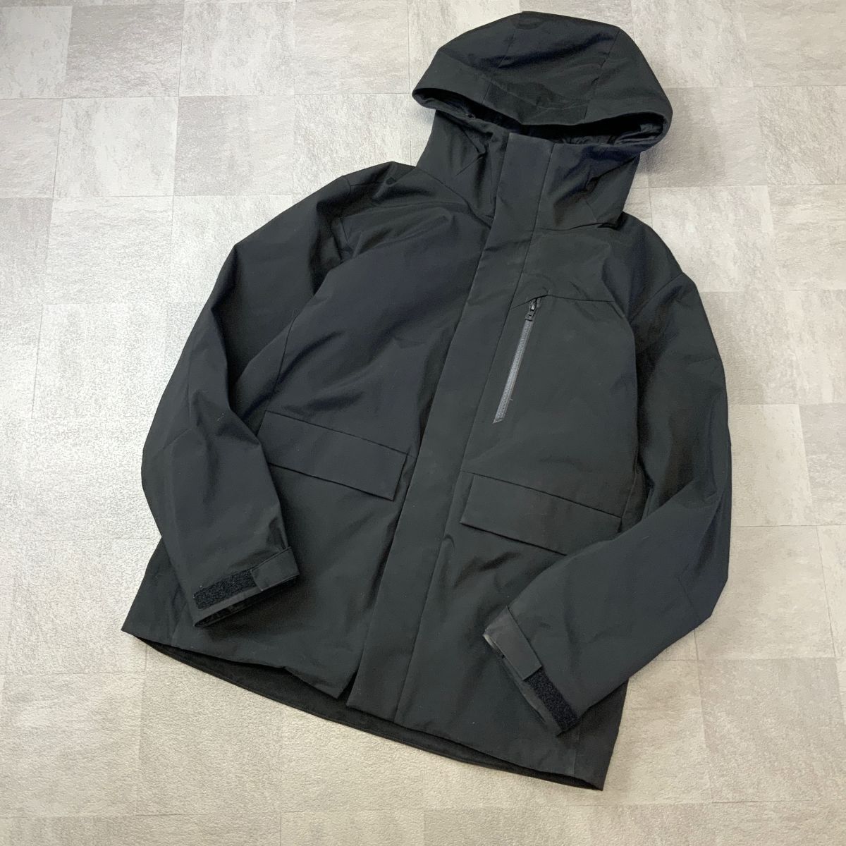 UNIQLO ユニクロ ハイブリッドダウンジャケット メンズ Mサイズ ブラック