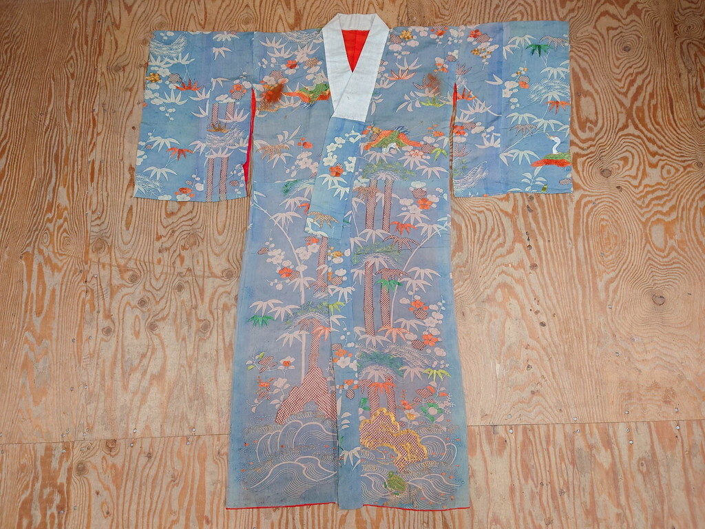 R-079180 アンティーク 明治期 正絹 刺繍 縮緬 着物(古布,リメイク,絞り染め,衣装,和服,和装,女性,シルク,日本,ジャパン,Japanese KIMONO)