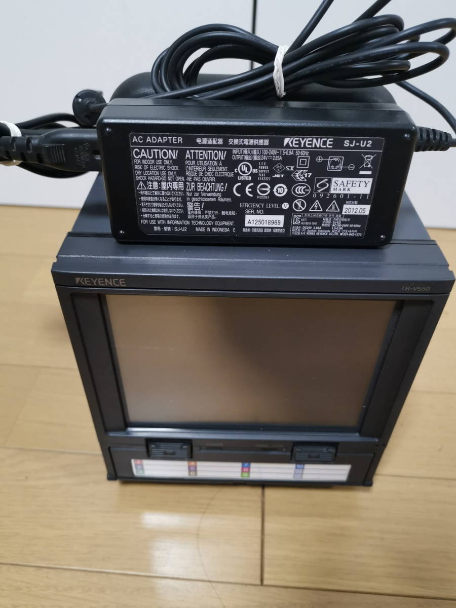 ★未使用に近い★ KEYENCE TR-V550＋TR-TH08＋SJ-U2 5型ポータブルタイプ タッチ データレコーダ