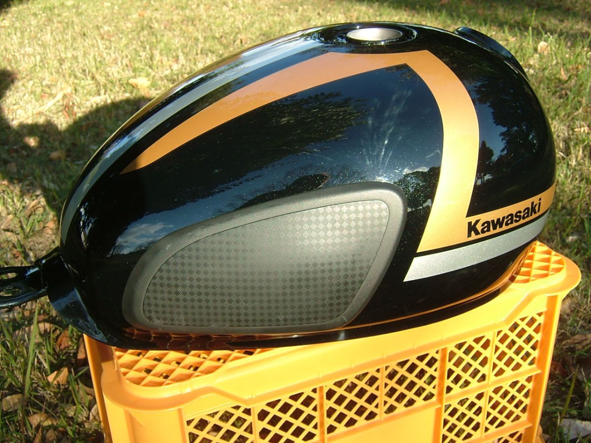 ☆W800-2カフェ　燃料タンク☆KAWASAKIレストア修理予備等に
