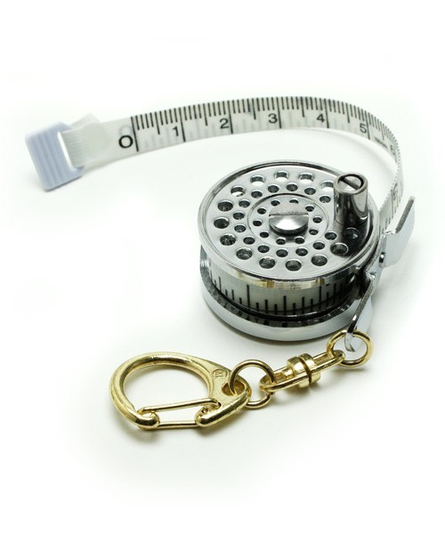 フライリール型をしている計測メジャー 直径は約30mm 巻き上げ時にコチコチと鳴る凝った造りです コレクションにいかがですか? 送料無料
