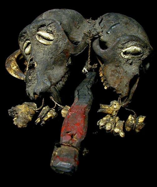 インドネシア・カリマンタン島ダヤク族の100年モノ猿ダブル髑髏