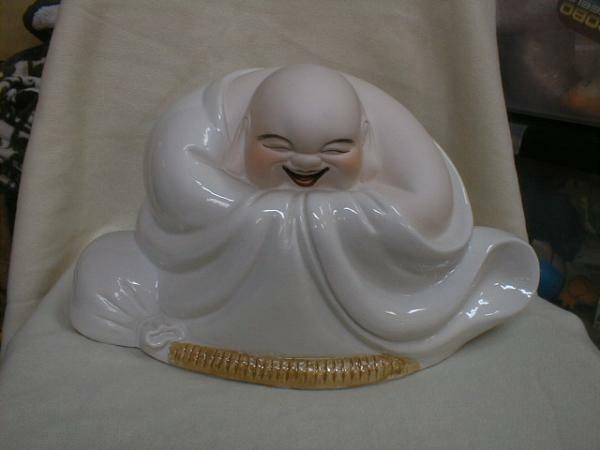 景徳鎮　雕塑瓷　白い法師　羅漢 20.5x34cm　3.4kg 陶磁器製置物