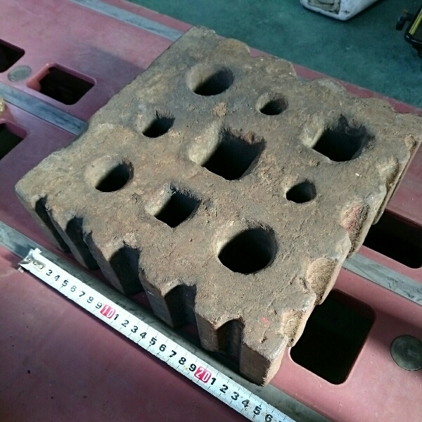 蜂の巣 鍛治屋 アンビル 金床24×24×8センチ 金属加工