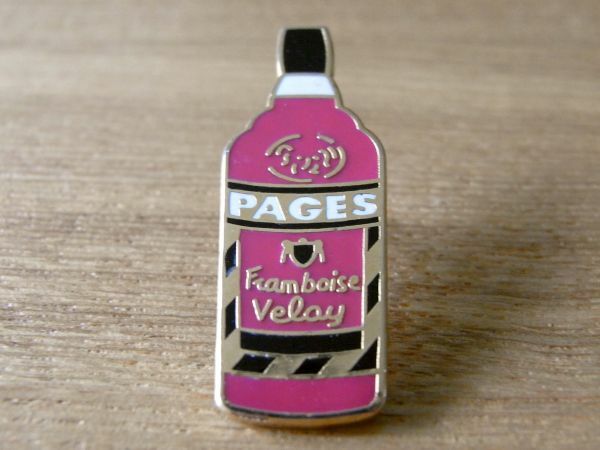 古いピンバッジ：RAGES （ピンク）瓶 ボトル 広告 その他 #C