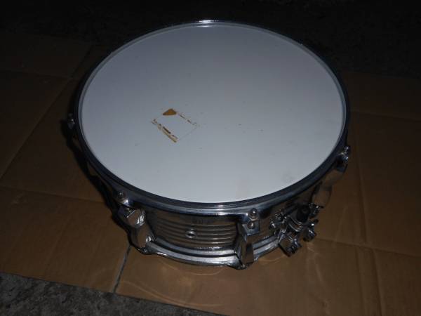 A1693　メーカ　不明　ドラム