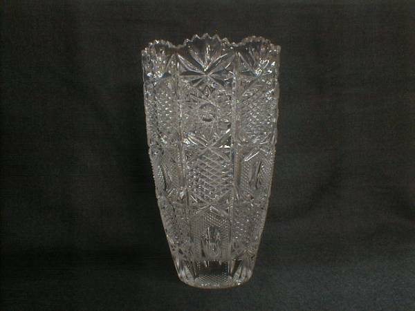 鮮やか透明ガラス　彫り型模様　25.5x15.5cm　3kg　洋風飾り花瓶