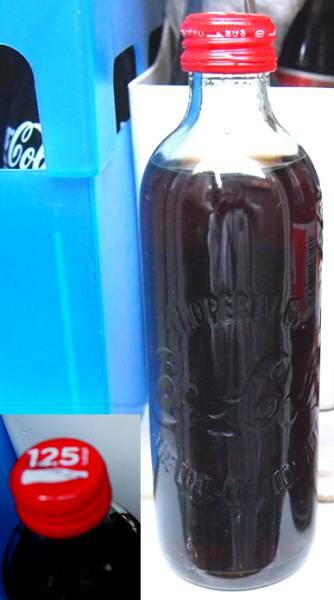 ●コカ・コーラから誕生125周年を記念したヘリテージボトル。