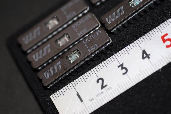 高速メモリーHIGH-SPEED 2K x 8 REGISTERED CMOS PROM/RPROM
