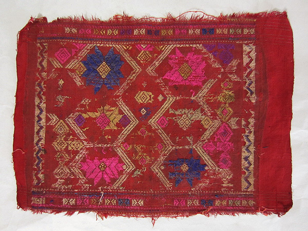 小品　ラオスの古い刺繍布 浮き織り　断片　4