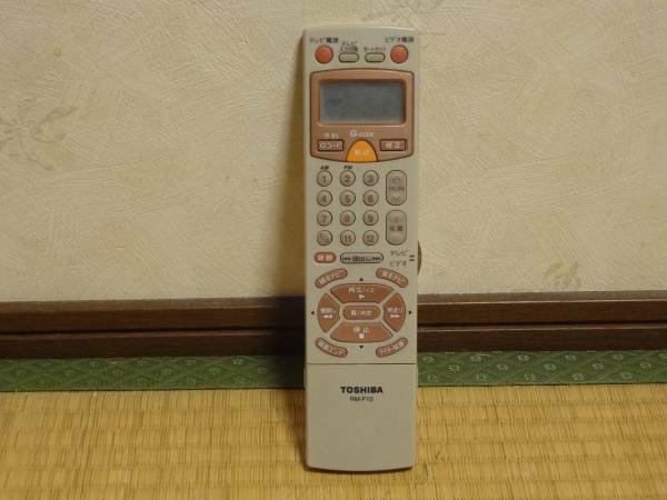 ★東芝ビデオデッキ用リモコンRM-F10中古・ジャンク品★/