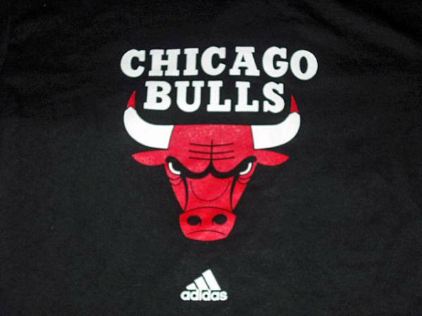 シカゴブルズchicago bullsアディダス TシャツsizeM adidas