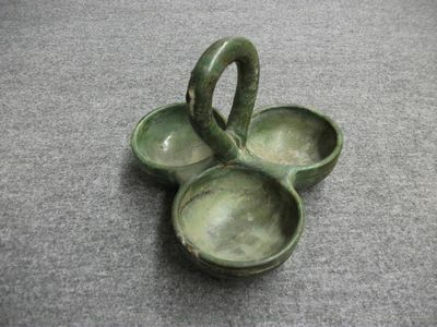 断捨離中　特別価格　古代陶磁器　漢時代　緑釉三連壺