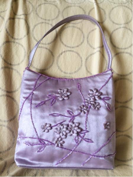 KLEIN D'OEILクランデュイュ ビーズ刺繍が美しいパーティバッグ