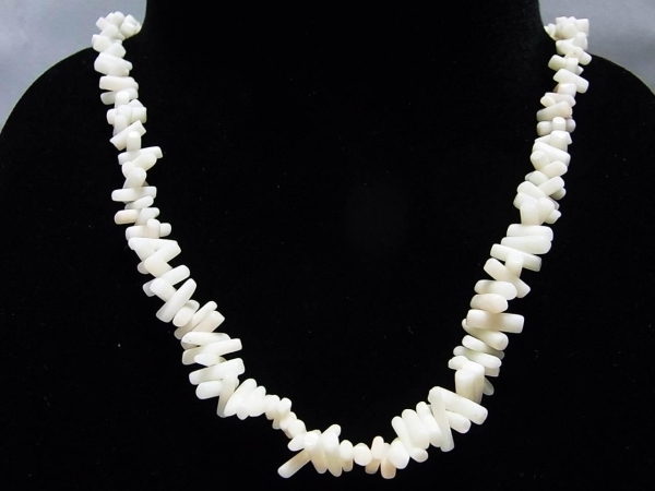 《ジュエリー》銀製品 サンゴのネックレス 43cm 白・ピンク SV：シルバー製品