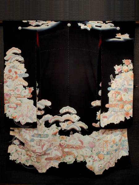 アンティーク】貝桶に草花文 縮緬 黒振袖 丈156　TAEJ01002風楽