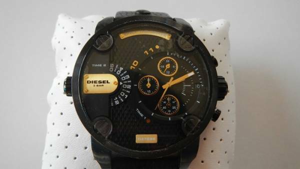 DIESEL　ディーゼル　時計　腕時計　DZ7286　限定モデル　メンズ　ウォッチ　黒　ブラック　ファッション　新品
