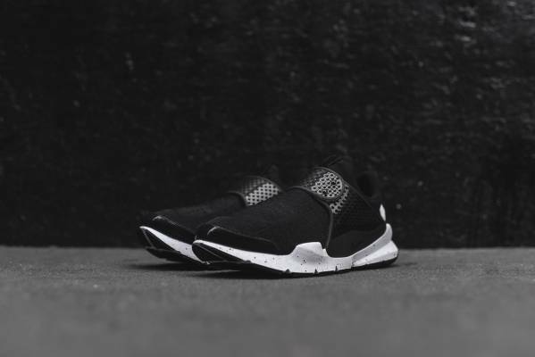 新品 未使用 正規品 ◆ KITH NYC 別注 Nike Sock Dart SE Black White 28cm ◆