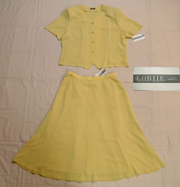 ■タグ付新品:鮮やか黄色の薄手半袖スカートスーツ 17号　　　 DmP55