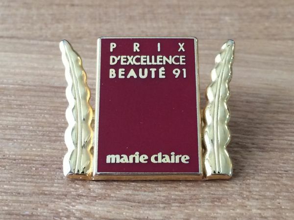 古いピンバッジ：marie claire ファッション 広告 ピンズ #I