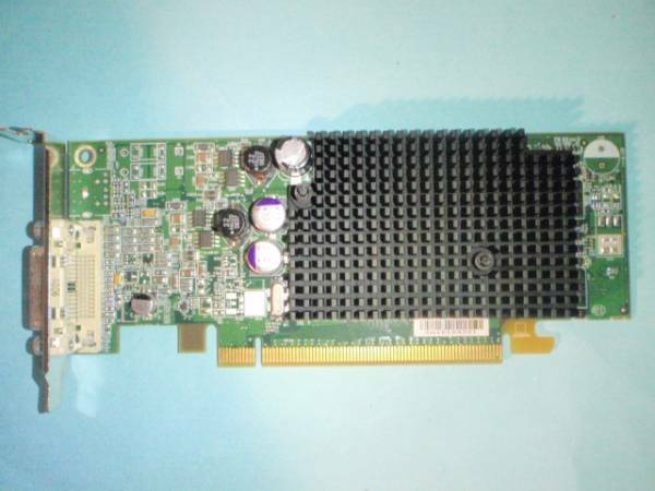 D001-09 DELL製PCI-E Graphics Card P/N:102A6290501
