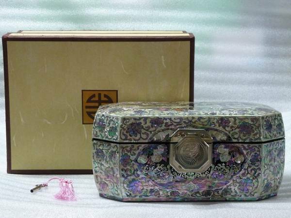 ■韓国　伝統工芸■最高級螺鈿宝石箱■八角形■豪華！■